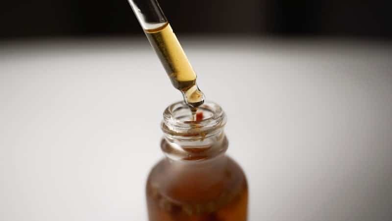 Full spectrum hemp oil bottle containing cannabinoids and terpenes together